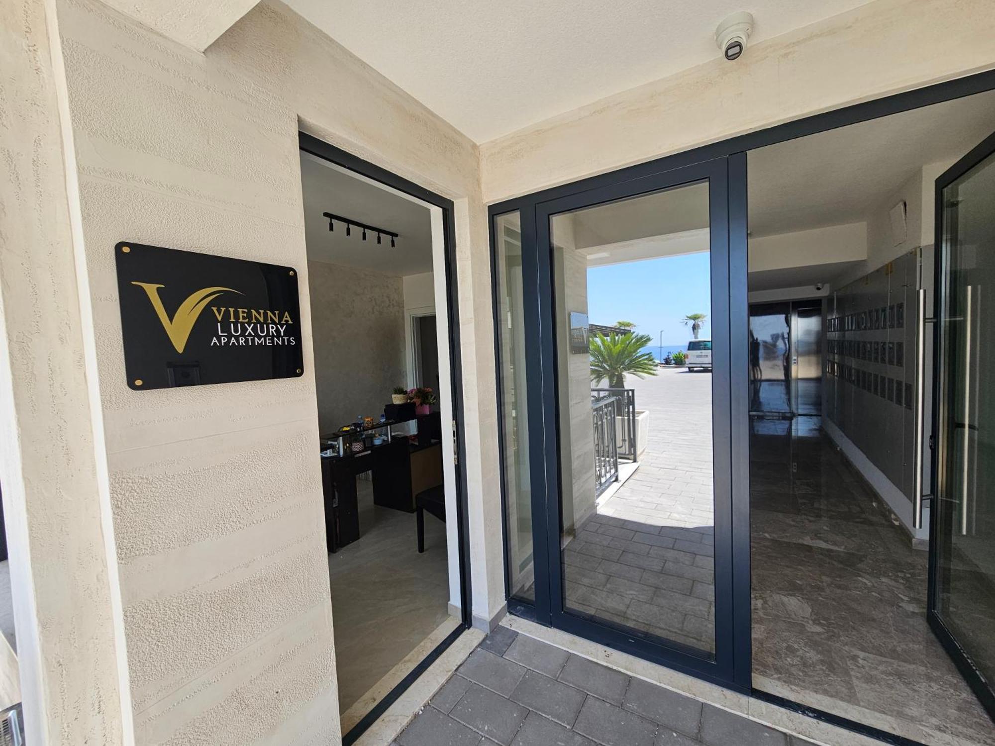 Vienna Luxury Apartments Dobra Voda Dış mekan fotoğraf